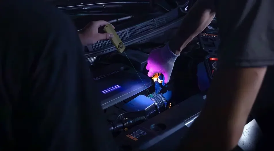 From Pet Stains to Curing Resin: How a Compact 365nm UV Light Transforms Daily Tasks