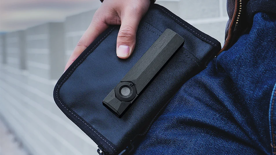 ArkPro Onyx Black: A Sleek Black EDC Flashlight Built for Canadian Everyday Use