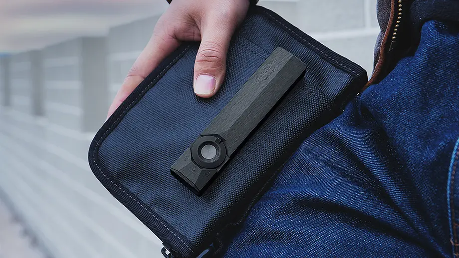 ArkPro Onyx Black: A Sleek Black EDC Flashlight Built for Canadian Everyday Use