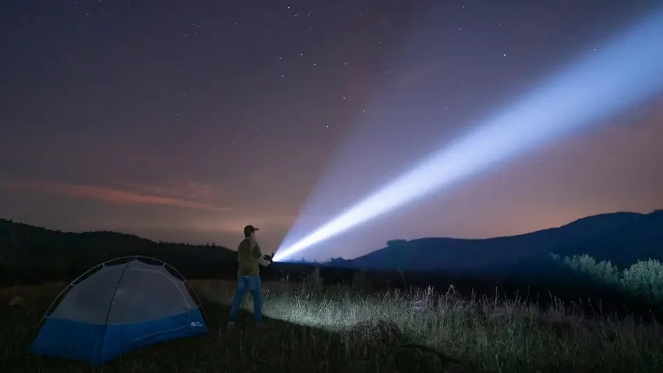 The Living Lanterns Below: What Deep-Sea Fish Can Teach Us About Fishing in the Dark？