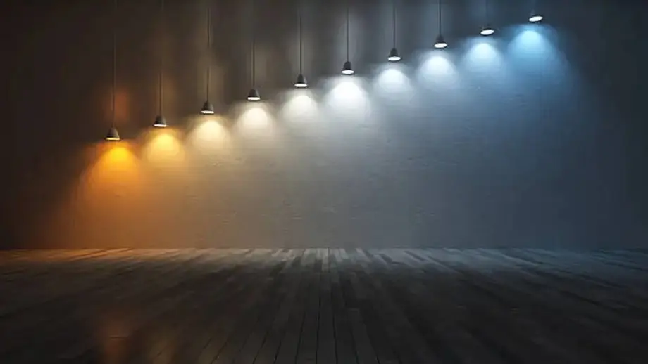 Which flashlight has the best color temperature: warm white, neutral white or daylight white?